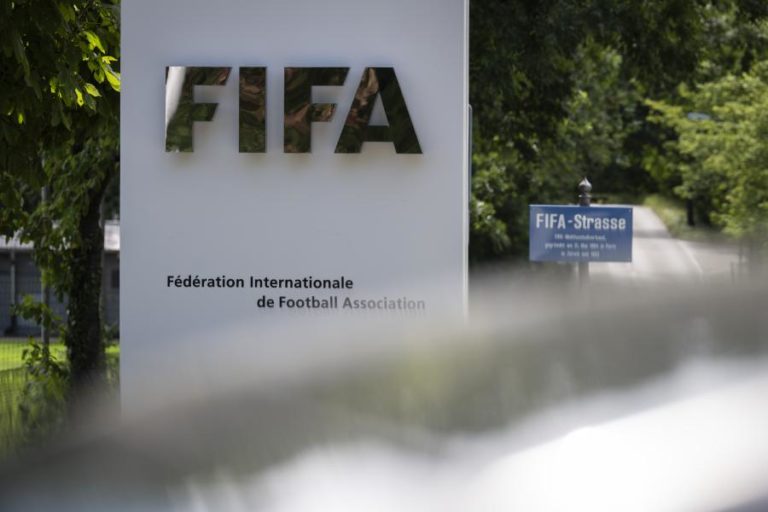 Presidente dos EUA defende líder da FIFA após críticas de confederações