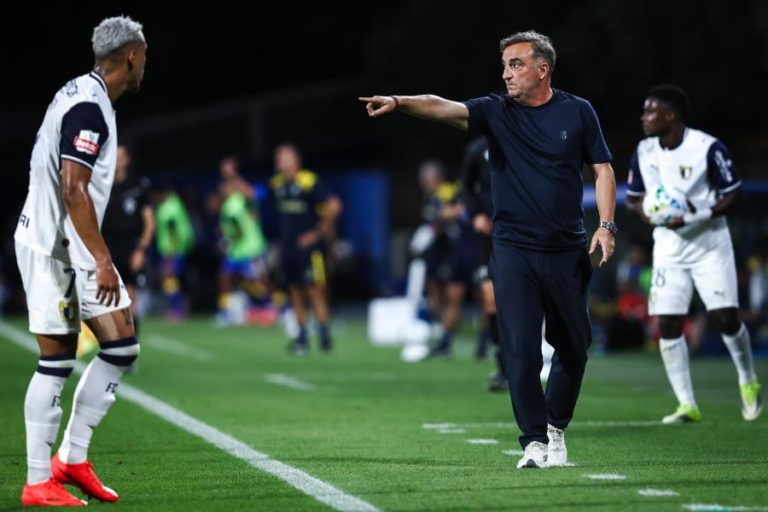 I Liga: Carvalhal aponta aos três pontos na visita do Famalicão ao Santa Clara