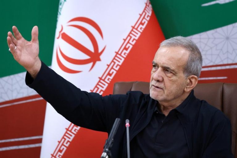 Presidente iraniano afirma que país responderá às agressões norte-americanas
