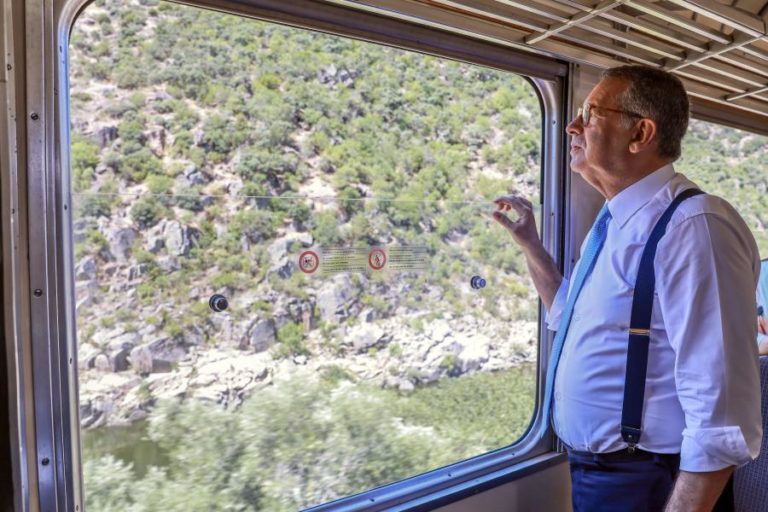 Seguro diz que Douro não para de o surpreender e apela à descoberta da região