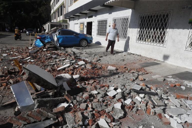 Sismo na Colômbia faz pelo menos 18 mortos