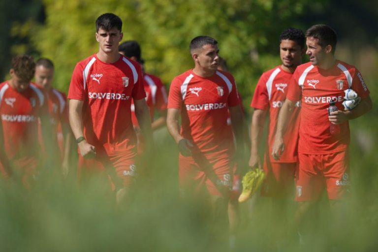 Braga assegura play-off da Liga Conferência com empate a zero