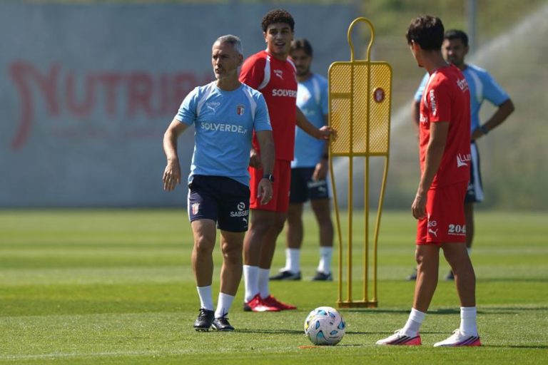 LCE: Carlos Vicens quer “dinamismo” no Sporting de Braga para “marcar golos”