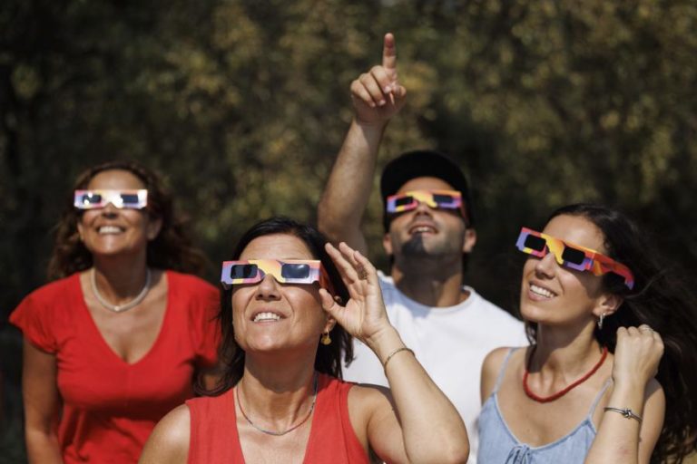 Curiosos percorreram centenas de quilómetros para ver eclipse total em Rio de Onor