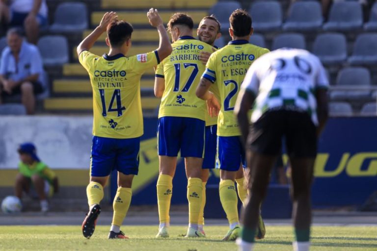Arouca agarra FC Porto no topo da tabela