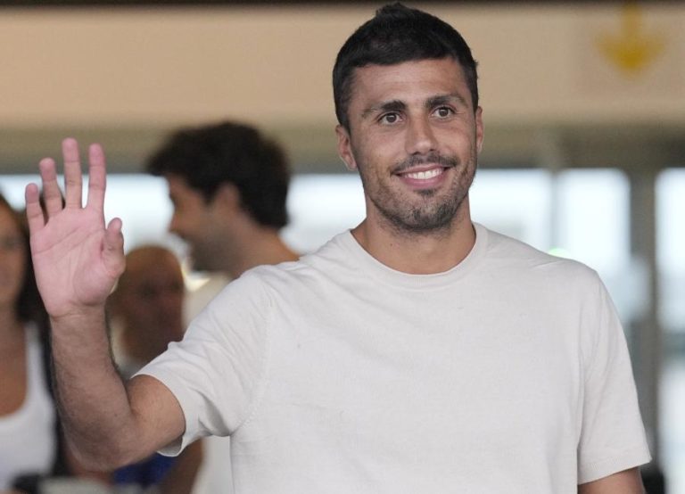 Médio Rodri contratado pelo FC Barcelona ao Manchester City