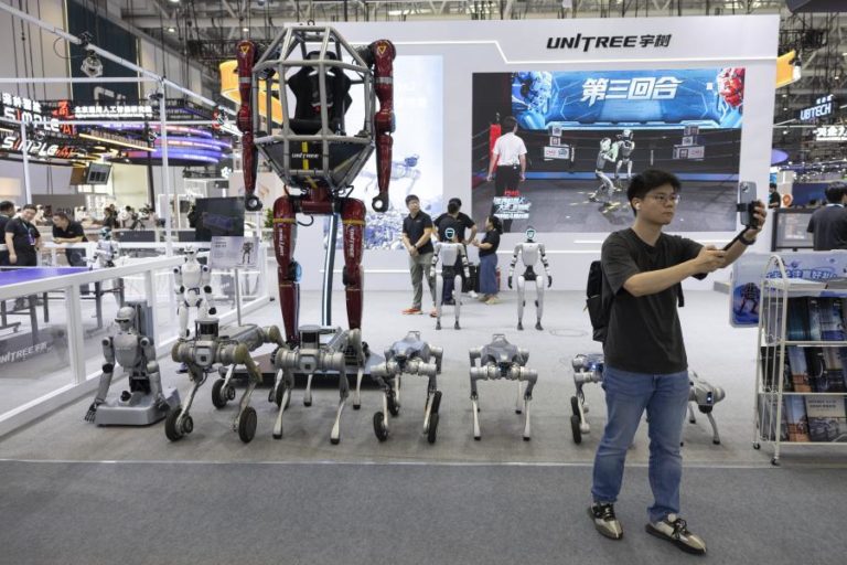 Fabricante chinês de robôs Unitree cai 45% desde sessão de estreia em bolsa