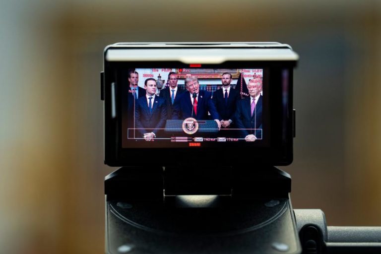 Trump acusa Canadá de querer beneficiar do mercado dos EUA de forma abusiva