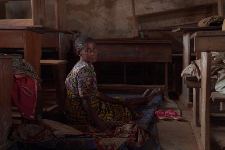 Falta de centros e rastreamento dificulta resposta à epidemia de Ébola na RDCongo