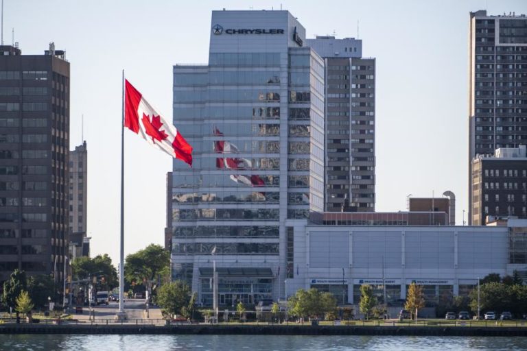 Canadá contra-ataca EUA com tarifas sobre mais de 700 produtos