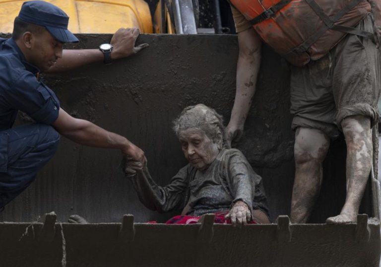 Nepal: Novo balanço provisório de 289 mortos – Polícia