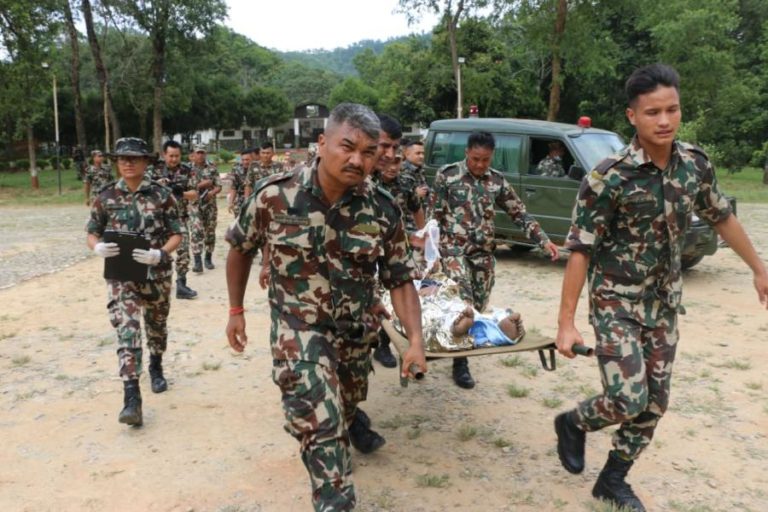 Nepal: Exército resgata 123 pessoas com vida após cheias, 29 estrangeiras