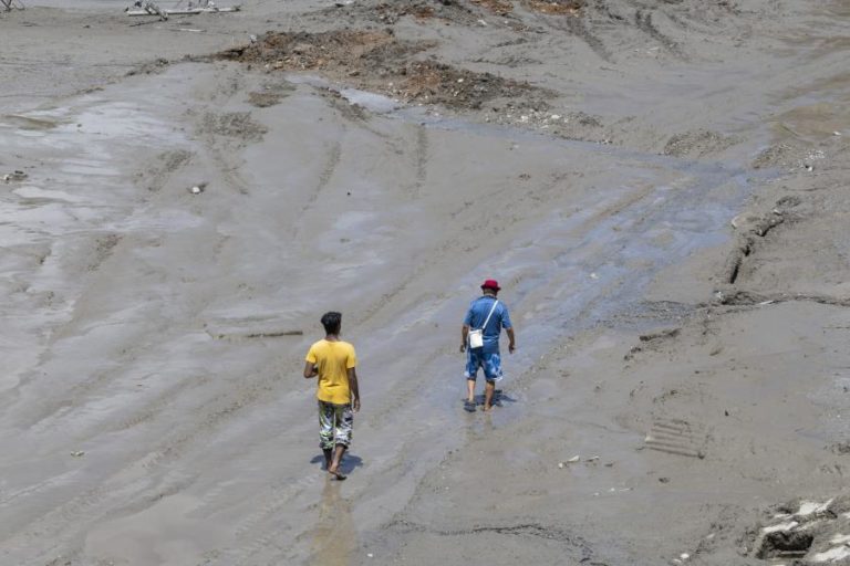 China alerta para risco de rutura de albufeira formada após deslizamento
