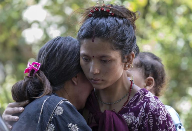 Nepal: Balanço provisório sobe para 584 mortos nos dois lados da fronteira