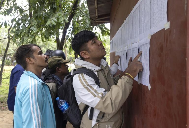 Sobe para 633 o número de vítimas mortais de enxurrada no Nepal e Tibete