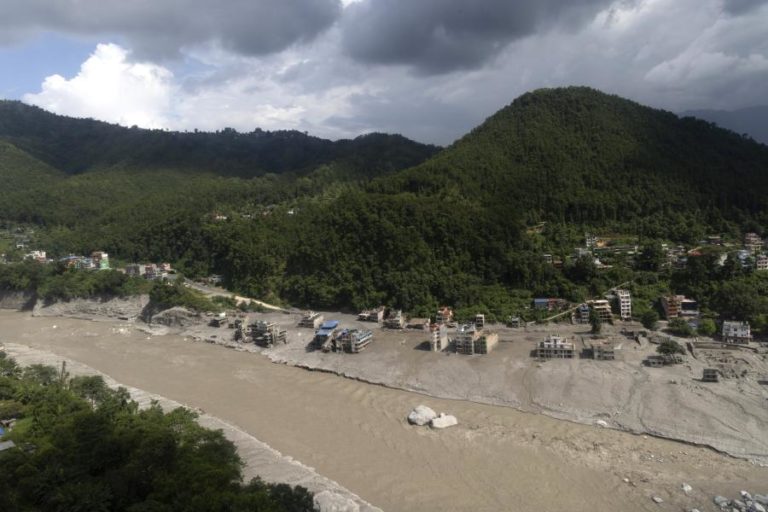 Três corpos recuperados em rio na Índia que nasce em território nepalês
