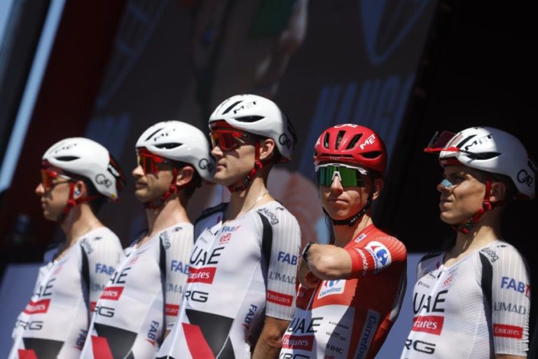 Vuelta: Pogacar sofre fraturas na clavícula esquerda e numa vértebra cervical