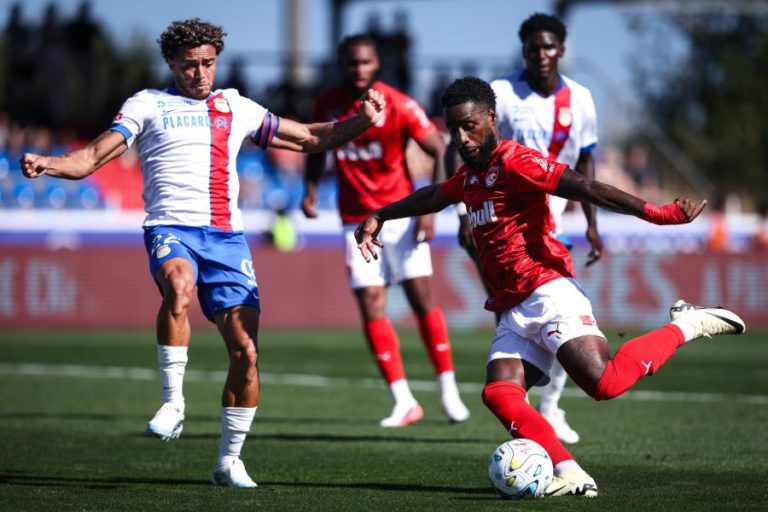 Alverca empata 1-1 com o Santa Clara e continua sem triunfos na prova