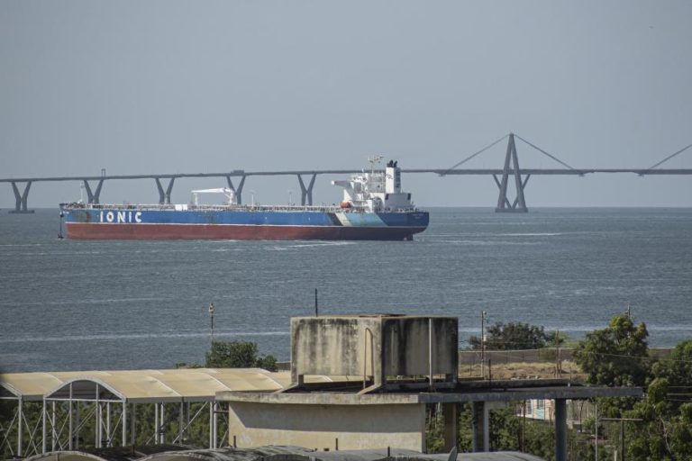 Presidente garante que Venezuela “mantém propriedade e soberania” sobre petróleo