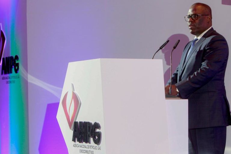 Angola anuncia investimento superior a 60.000 ME no petróleo e gás