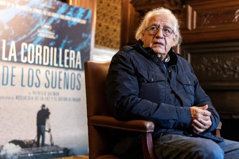 Morreu o cineasta Patricio Guzmán, realizador de “A Batalha do Chile” e “Nostalgia de Luz”