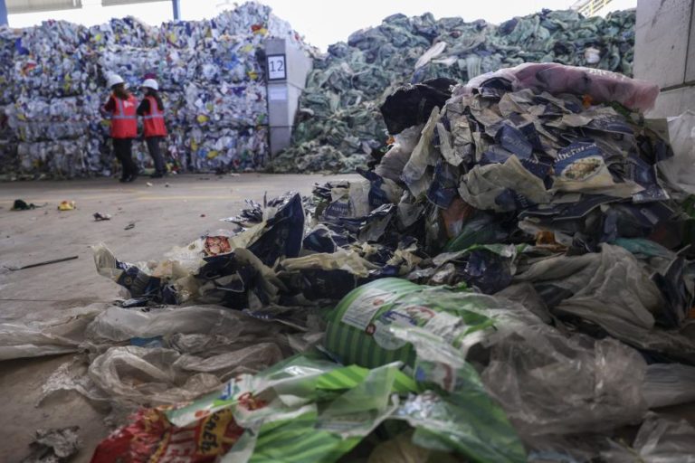 Plástico e papel pedem previsibilidade nas novas regras europeias para embalagens