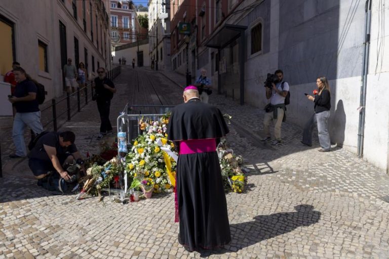 Acidente/Elevador: Memorial às vítimas será inaugurado na quinta-feira quando se cumpre um ano da tragédia em Lisboa