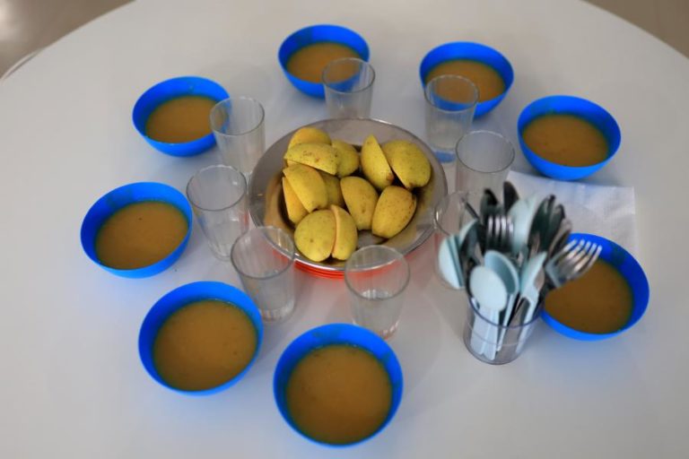 Setenta alunos sofrem doença gastrointestinal após refeição em cantina escolar na Maia
