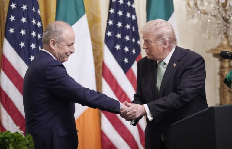 Trump defende que reunificação da Irlanda “vai acontecer eventualmente”