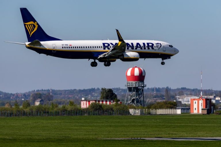 Ryanair prevê redução de voos no inverno para limitar custos com combustível