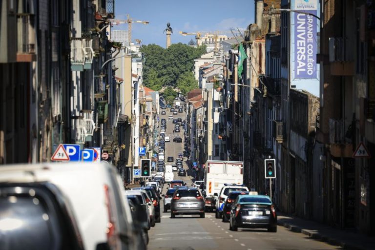 Porto perde anualmente 100 ME de receita potencial associada ao estacionamento ilegal