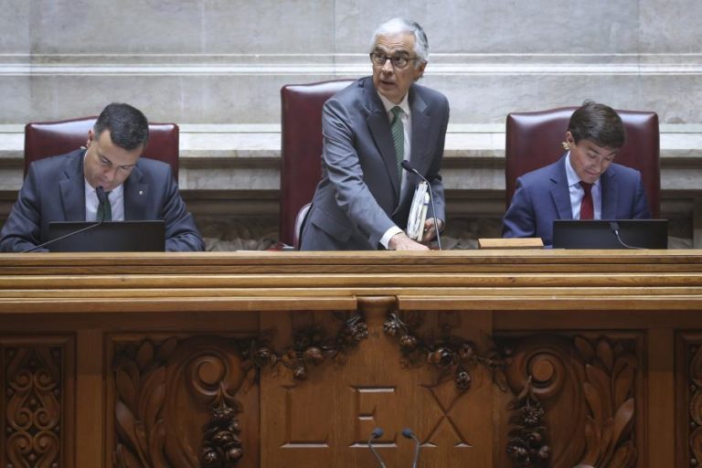 Aguiar-Branco rejeitará comissão de inquérito sobre Luís Neves se Chega não alterar requerimento