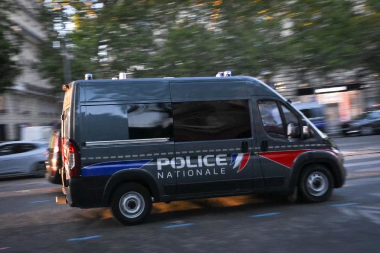 França indignada com vídeo de polícia próximo de Le Pen com comentários racistas, homofóbicos e sexistas