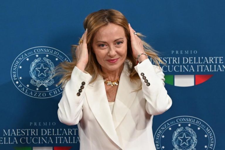 Giorgia Meloni estabelece recorde à frente do Governo mais duradouro de Itália