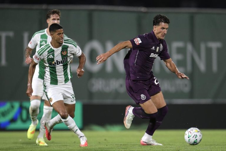 Avançado Deniz Gül deixa o FC Porto rumo ao Galatasaray