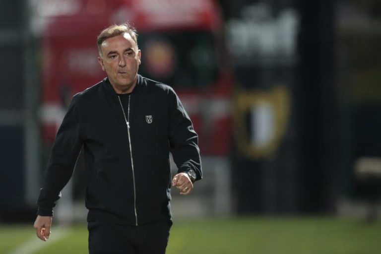 I Liga: Carvalhal pede mais audácia ofensiva ao Famalicão frente ao Estrela da Amadora
