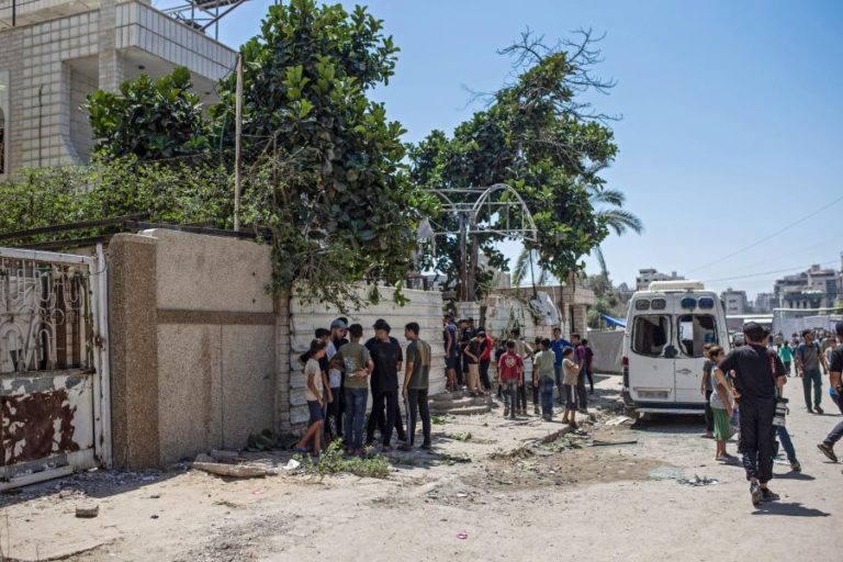 UE opõe-se a planos para retirar palestinianos de Gaza
