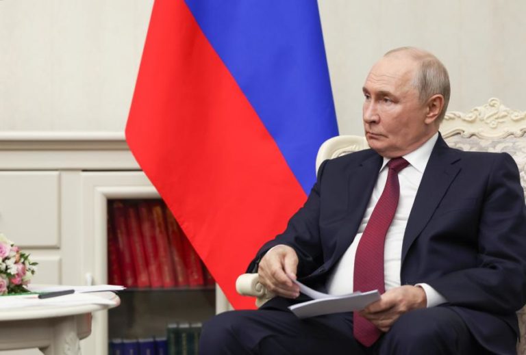 Rússia promete “resposta adequada” ao encerramento de consulado pela Alemanha