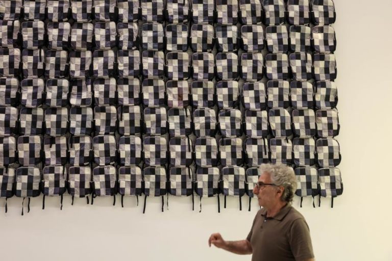 Ai Weiwei mostra na Contextile em Guimarães que planeta “está por um fio”