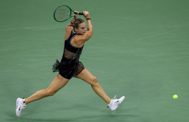 Aryna Sabalenka bate Polina Iatcenko e segue para a terceira ronda US Open