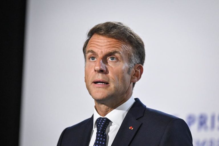 Apoiantes de Macron defendem grande coligação para evitar eleição de Le Pen