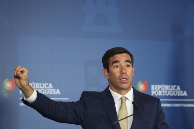 Governo classifica moção do Chega como “coreografia sem consequências”