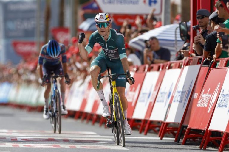 Vuelta: Wout van Aert vence 13.ª etapa e Enric Mas mantém liderança