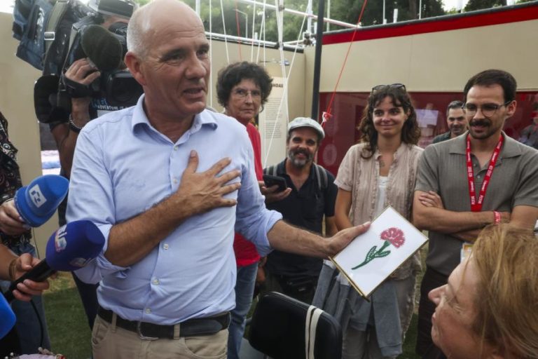 PCP diz que há razões para censurar o Governo mas recusa alimentar agenda do Chega