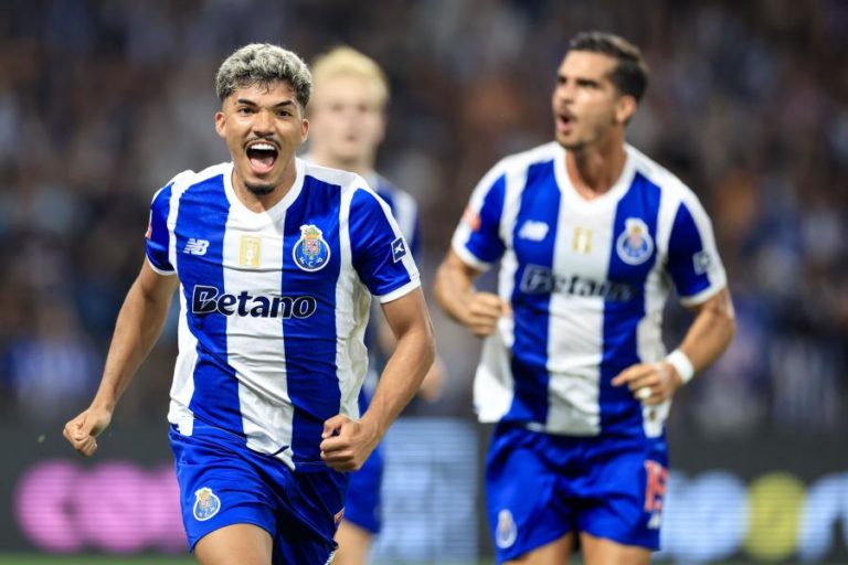 FC Porto dá a volta ao resultado e vence Moreirense