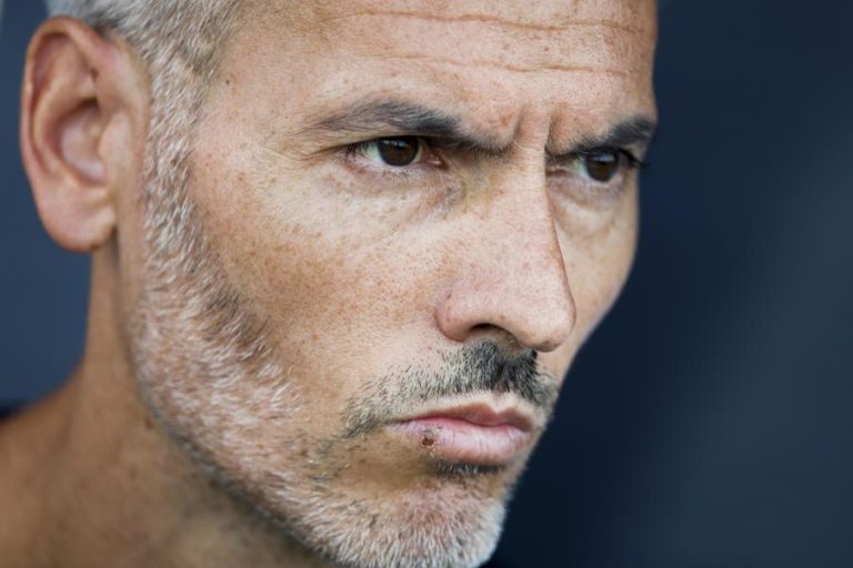 I Liga: Carlos Vicens alerta para poder do ataque do Estrela da Amadora