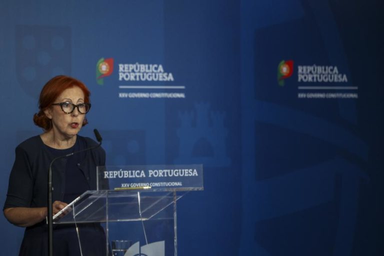 Governo nega aproveitamento da subida dos combustíveis e reforça poderes da ERSE