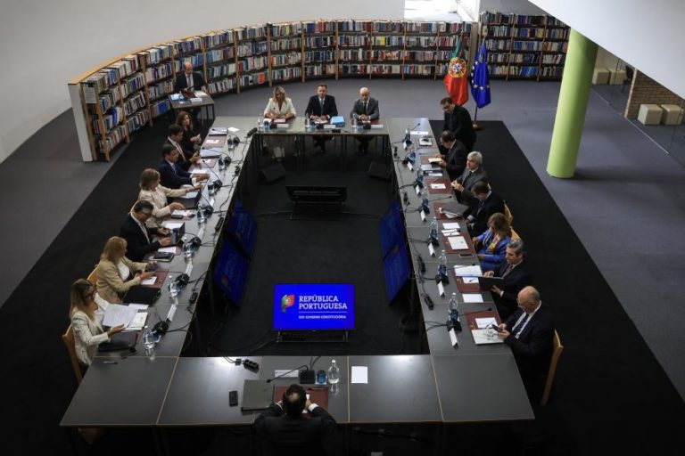 Apoio de 12ME visa viticultores do Douro que vivem da venda de uva e não escoem produção