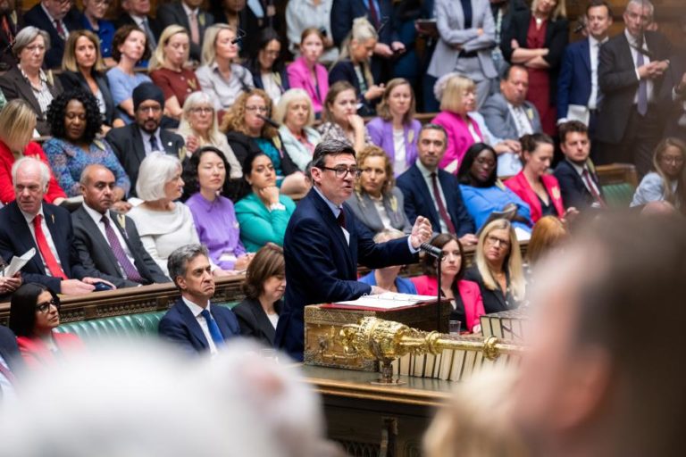 Parlamento britânico rejeita legislação sobre morte assistida