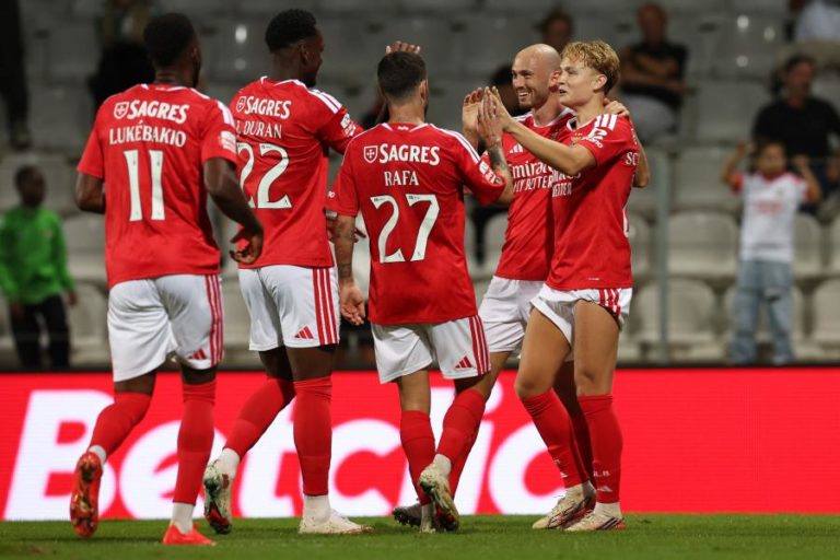 Benfica conquista ante Moreirense quarto triunfo e sobe ao segundo lugar